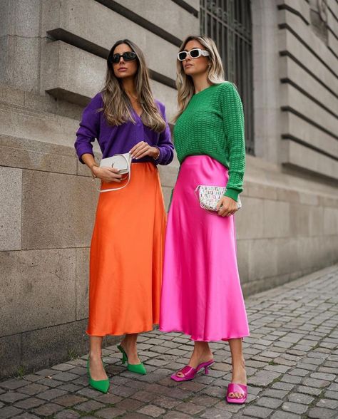 Orange Skirt Outfit, Pink Skirt Outfits, Satin Skirt Outfit, Hot Pink Skirt, Bright Color Dresses, Long Skirt Fashion, Color Blocking Outfits, White Boho Dress, Orange Skirt