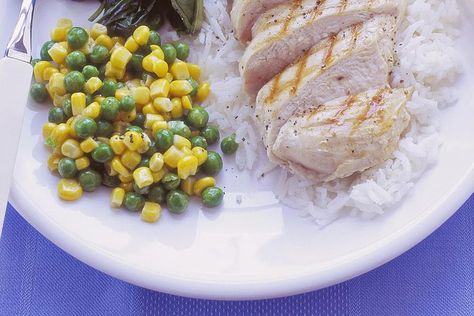 Make Colorful Peas and Corn With Garlic and Thyme Frozen Sweet Corn Recipe, Peas And Corn, Corn Recipes Side Dishes, Rice Pilaf Recipe, Corn Side Dish, Best Thanksgiving Side Dishes, Pilaf Recipes, Thyme Recipes, Corn Dishes