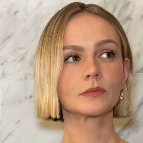 Nina Park 박니나 on Instagram: "Carey for the Gotham Awards in NY. #careymulligan #gothamawards styling @andrewmukamal hair @anthonycampbellhair makeup #ninaparkbeauty" Carey Mulligan Short Hair, Carey Mulligan Style, Carey Mulligan Hair, Carley Fortune, Soft Bob, Androgynous Haircut, Carey Mulligan, Hair 2024, French Hair