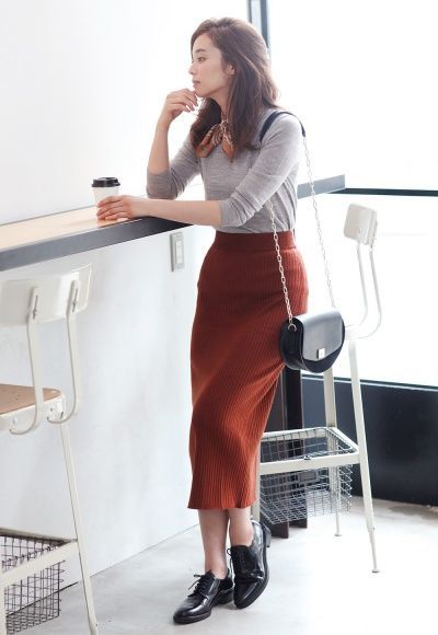 Bodycon Outfit Casual, Dresses Casual Modest, Uniqlo Style, Kore Ulzzang, Bodycon Outfits, Skirt Outfits Fall, Rock Outfit, Fashion Dresses Casual, 가을 패션