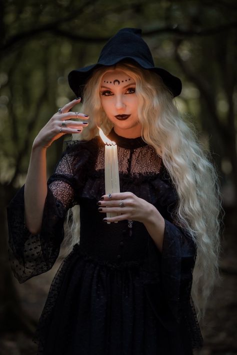 Witch vibes witch with candle and flame long blonde hair Witchy Photoshoot, Dark Beauty Fashion, Netflix Horror, Witch Photos, Gothic Photography, Horror Series, Witch Coven, Dark Beauty Photography, Witch Vibes