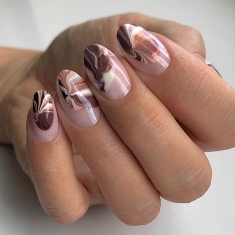 Nail It! Magazine on Instagram: “Hot 🤎C H O C O L A T E🤎 @gel.bymegan #nailitdaily” Marble Dip Nails, November Nail Ideas, Thanksgiving Nail Ideas, November Nail, Galaxy Nail Art, Thanksgiving Nail, 20 November, Fun Nail Colors, November Nails