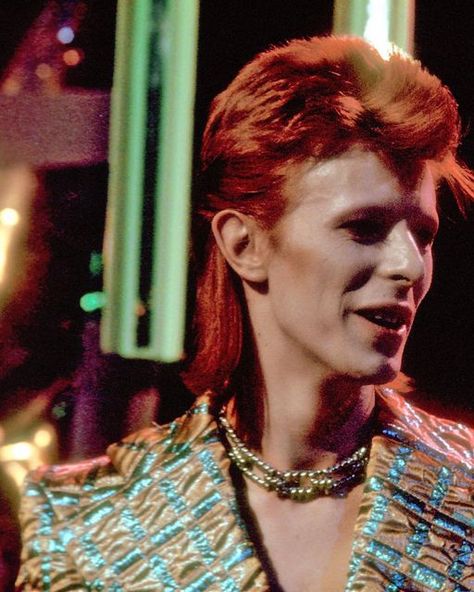 David Bowie Pictures, The Spiders From Mars, Mick Ronson, Jean Genie, Top Of The Pops, Major Tom, This Is Your Life, Pretty Star, Ziggy Stardust