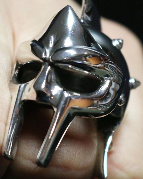 What we do in life echoes in eternity 🔥 Gladiator Helmet Ring 💪🏻 @ajtjewellery ⠀⠀ ⠀⠀⠀⠀⠀⠀⠀⠀⠀⠀⠀ ⠀⠀⠀⠀⠀⠀⠀⠀⠀ ⠀⠀⠀⠀⠀⠀⠀⠀⠀⠀⠀ ⠀⠀⠀⠀⠀⠀⠀⠀⠀⠀⠀ ⠀ 💻 Order Now online www.ajtofficial.com or  email 📬info@ajtjewellery.com.au ⠀⠀ ⠀⠀⠀⠀⠀⠀⠀⠀⠀⠀⠀ ⠀⠀⠀⠀⠀⠀⠀⠀⠀ ⠀⠀⠀⠀⠀⠀⠀⠀⠀⠀⠀ #gladiator #Gladiator #rome #knights #Rome #gym #forhonor #fighter #italy #gladiators #skull #ajtjewellery #arnoldschwarzenegger #menswear #skullring #mensstyleguide #bodybuilding #harleydavidson #arnoldclassic #usa #mensstyle #fashionweek #mensfashionr Maximus Gladiator, Exotic Men, Helmet Ring, Gladiator Helmet, Roman Helmet, Roman Warriors, Wallet Chains, Arnold Classic, Russell Crowe