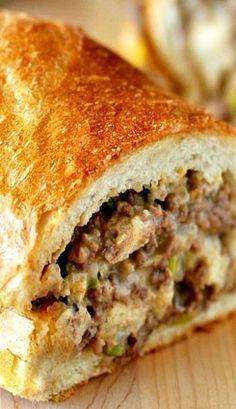 Stuffed French Bread, Stuffed Beef, Cheese Steak, Snacks Für Party, Philly Cheese Steak, French Bread, Beef Dishes, Quesadillas, Sandwich Recipes