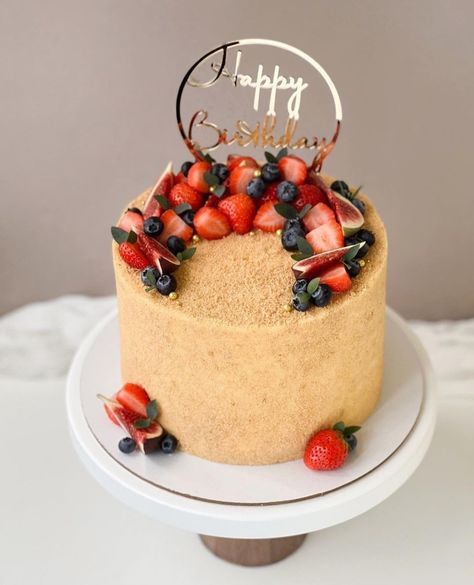 Fruit Birthday Cake For Men, Medovik Cake Decoration, Birthday Cake For Boyfriend, Fruit Birthday Cake, Geometric Cake, Cake For Boyfriend, Golden Cake, Macaron Cake, Fruit Birthday