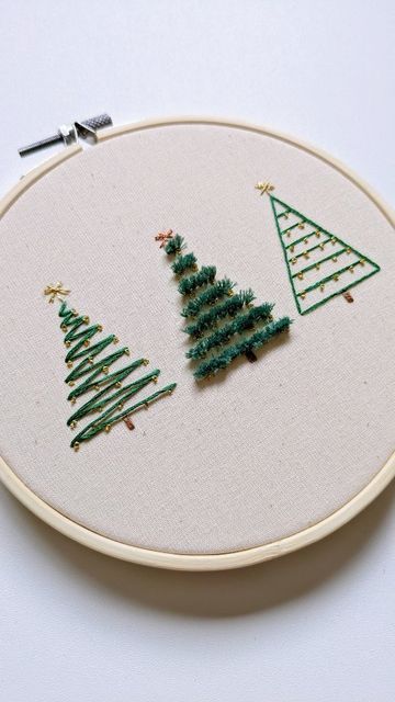 Hayley - Embroidery Artist on Instagram: "Here are three ways you can stitch a Christmas tree 🎄

1) Zig zag tree in Backstitch 
2) Turkey Stitch tree, all the fluff! 
3) Sparkly green tree in Backstitch

I'm currently making a template for these, I think I will be stitching them on lots of things this year! ✨ 

#modernembroidery #handembroidery #ihavethisthingwiththread #instastitch #embroideryinstaguild #embroiderylover #embroidelicious #embroiderersofinstagram #embroideryartist #embroideryhoop #embroiderytutorial #embroidery #broderie #broderiemoderne #stitchersofinstagram #stitchersgonnastitch #damngoodstitch" Easy Tree Embroidery, Simple Holiday Embroidery, Christmas Embroidery Tree, Simple Christmas Tree Embroidery, Embroidery Trees Tutorials, Christmas Tree Embroidery Patterns Free, Christmas Embroidery Simple, Simple Christmas Embroidery Designs, Christmas Tree Embroidery Patterns