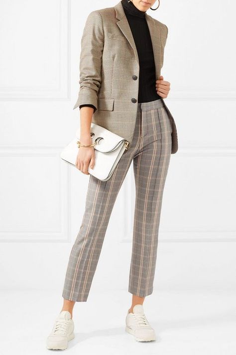 Luxury & Vintage Madrid, bietet Ihnen die beste Auswahl an zeitgenössischen und Vintage-Kleidung aus der ganzen Welt, entdecken Sie unsere Luxusmarken. Yellow And Burgundy, Acne Studios Sweater, Suits And Sneakers, Stripe Suit, Elegant Style Women, Pantsuits For Women, Slim Leg Pants, Formal Suits, Gray Yellow