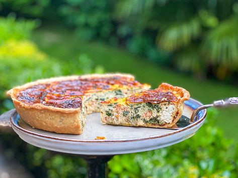 Smoked Salmon, Spinach, Ricotta And Dill Cheats-Quiche Salmon Ricotta Recipes, Salmon Ricotta, Ricotta Quiche, Recipes Using Ricotta Cheese, Recipe Using Ricotta, Spinach Cake, Salmon Quiche, Egg Quiche, Flaked Salmon