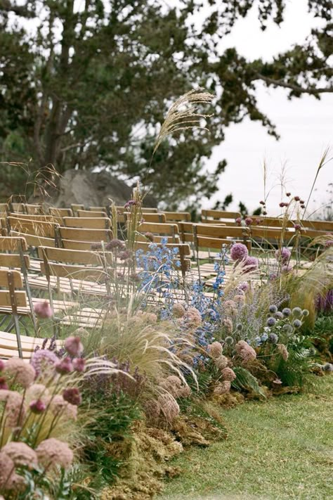 Badeken Backdrop, Ground Floral Arrangements Wedding, Aisle Meadows, Midwest Elopement, Dyed Flowers, Mountains Wedding, English Garden Wedding, Floral Installations, Aisle Flowers