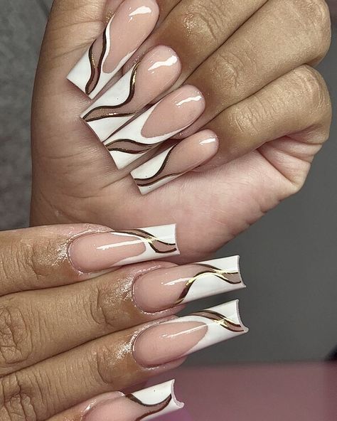 nails by: nailsxlizeth_ on insta<3 White Nails With Gold, White French Nails, Gold Chrome Nails, Wide Nails, Gold Nail Designs, Graduation Nails, Chrome White, Dope Nail Designs, French Nail Designs