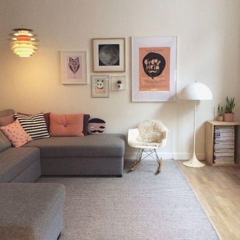 Peach Living Room, Peach Living Rooms, Dark Grey Couch Living Room, Cute Living Room, Living Room Decor Gray, Mid Century Living Room, Living Room Color Schemes, Trendy Living Rooms, Art Life