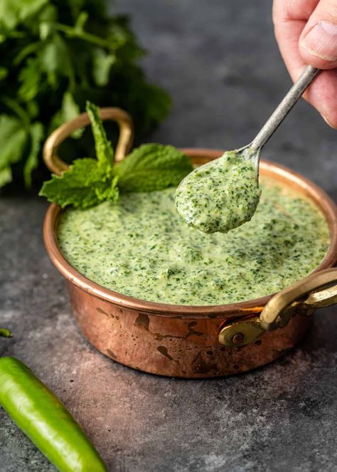 Pudina chutney is a flavorful yogurt-based Indian mint sauce. Make this mint chutney recipe to serve with dosa, idli, or as a healthy dip. #MintChutney #IndianMintSauce #YogurtSauce Indian Mint Sauce, Mint Chutney Recipe, Pudina Chutney, Green Chutney Recipe, Mint Yogurt Sauce, Indian Chutney Recipes, Indian Sauces, Healthy Dip, Mint Chutney