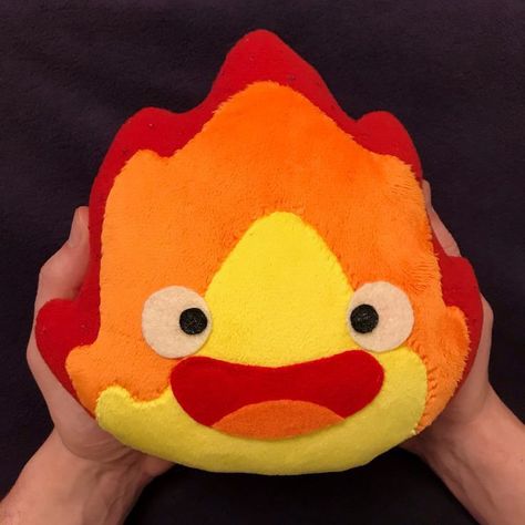 Calcifer Plush Pattern, No Face Plush Pattern, Felt Plush Ideas, Ghibli Plushies, Calcifer Plush, Felt Anime, Demon Plush, May All Your Bacon Burn, Ghibli Plush