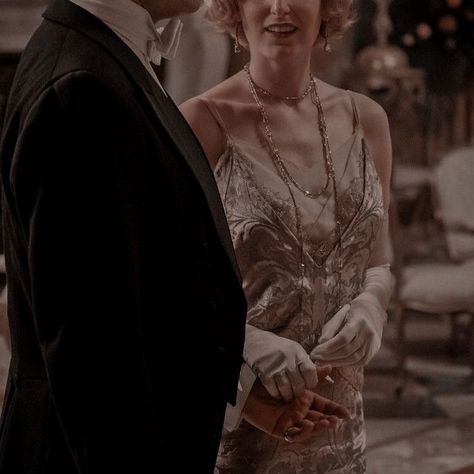 Edith Crawley Aesthetic, 1923 Aesthetic, 1950 Aesthetic, Downton Abbey Characters, Edith Crawley, 20s Aesthetic, Literature Aesthetic, Novel Aesthetic, 1920s Aesthetic