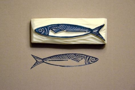 Block print idea fish Eraser Stamp, Linoleum Print, Linocut Printmaking, Lino Art, Hand Carved Stamps, Stamp Carving, Tanah Liat, Linocut Art, Two Fish