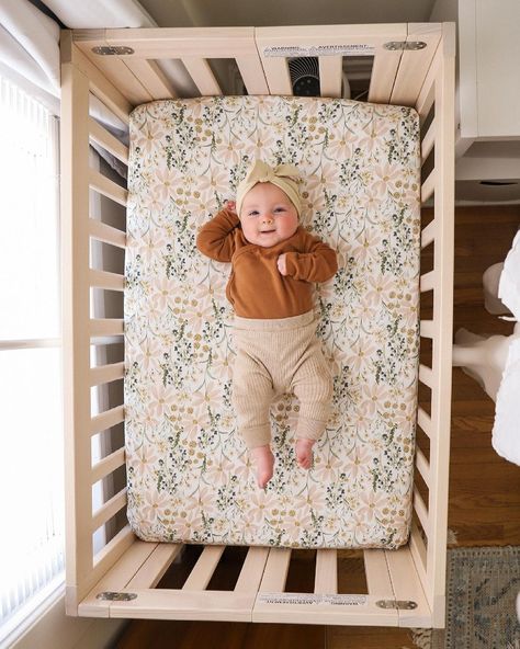 M I R A N D A JO on Instagram: “my mini me in her mini crib 🥺💗 don’t grow so fast baby girl!!” Crib Sheets Girl, Crib Bedding Girl, Mini Crib Sheets, Girl Cribs, Cot Sheets, Nursery Room Inspiration, Mini Crib, Floral Nursery, Cot Bedding