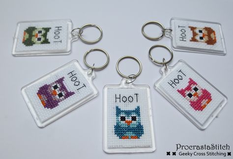 Cross Stitch Keyring Patterns, Cross Stitch Keyring, Crosstitch Ideas, Stitch Gifts, Owl Cross Stitch, Colorful Owls, Stitch Gift, Mini Cross Stitch, Cross Stitch Animals