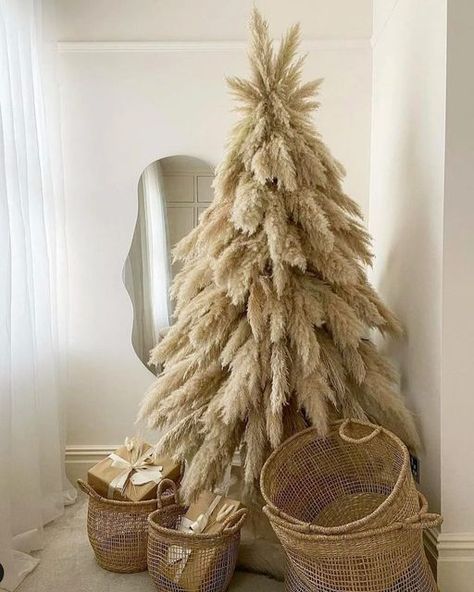 Pampa Grass Christmas Tree, Pampas Grass Christmas Tree, Pampas Christmas Tree, Pampas Grass Christmas, Pampas Christmas, Christmas Ambiance, Christmas Studio, Nature Christmas, Perfect Christmas Tree