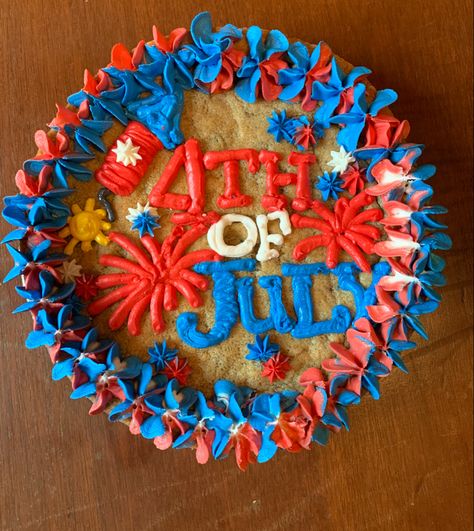 4th Of July Message Cookies, 4th Of July Cookie Cake Designs, Fourth Of July Cookie Cake, Summer Cookie Cake Designs, Summer Cookie Cake, Patriotic Cake Decorating, 4th Of July Cakes, Colossal Cookies, Patriotic Cakes