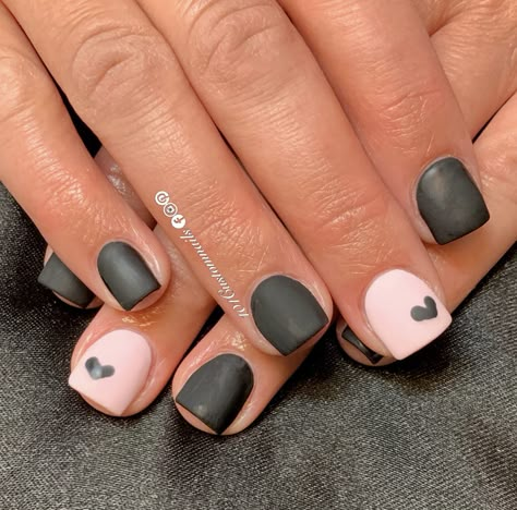 Short Shalac Nail Designs, Matte Valentines Nails Short, Cute Matte Nails Ideas, Cute Plain Nail Ideas, Grey And Black Nails Designs, Short Matte Nail Designs, Dark Matte Nails, Matte Fall Nails Short, Cute Matte Nails