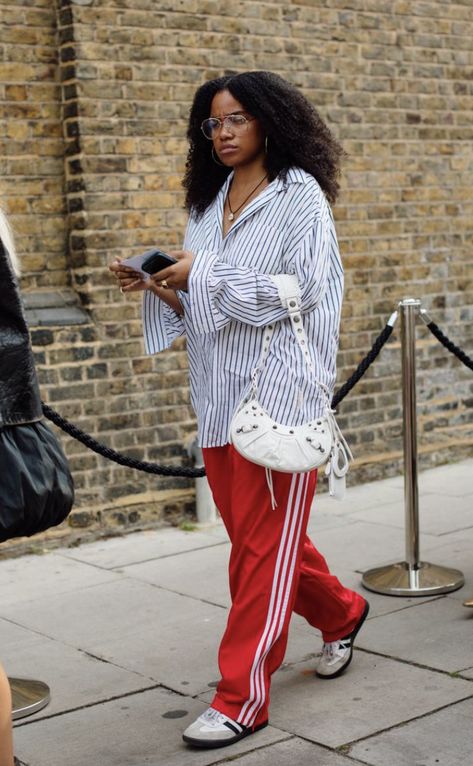 Spring Fashion Trends, Spring Fashion, A Woman, Street Style, London, Pants, Red, Fashion Trends, Trousers