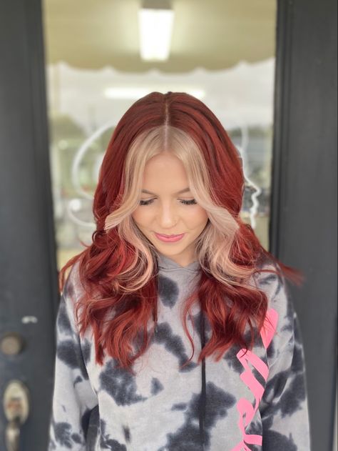 Dark Pink Hair With Blonde Money Piece, 2 Toned Hair Color Ideas Red, Red Roots And Blonde Hair, Red Hair Money Piece Blonde, Red Bangs Blonde Hair, Red Hair With Blonde Face Framing, Red With White Hair, Short Red Hair With Blonde Money Piece, Red Hair With Blonde Halo