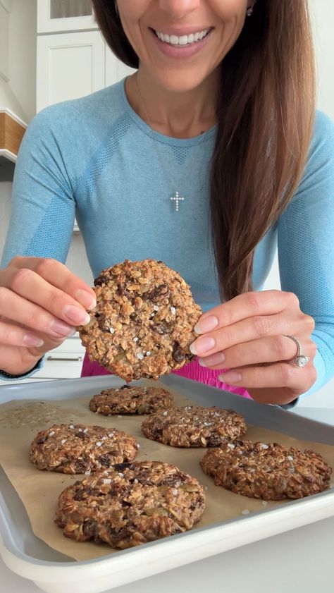 Lindsay Keosayian | Healthy Foodie 👩🏻‍🍳 | Healthy Breakfast Cookies 🍪  These are simple to make, so delicious and packed with wholesome ingredients! Definitely give them a… | Instagram Sprouted Rolled Oats, Lindsay Keosayian, Raw Almond Butter, Butter Cinnamon, Breakfast Cookies Healthy, Flaky Salt, Healthy Foodie, Breakfast Cookies, Seed Butter