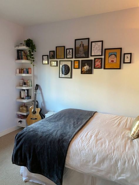 Small Black Frames On Wall, Shelf On Wall Bedroom, Book Shelf Bedroom Wall, Black Frame Gallery Wall Bedroom, Small Bedroom Gallery Wall, Bed In Corner Wall Decor, Small Room Shelf Ideas, Book Shelf Small Room, Gallery Wall Inspiration Bedroom