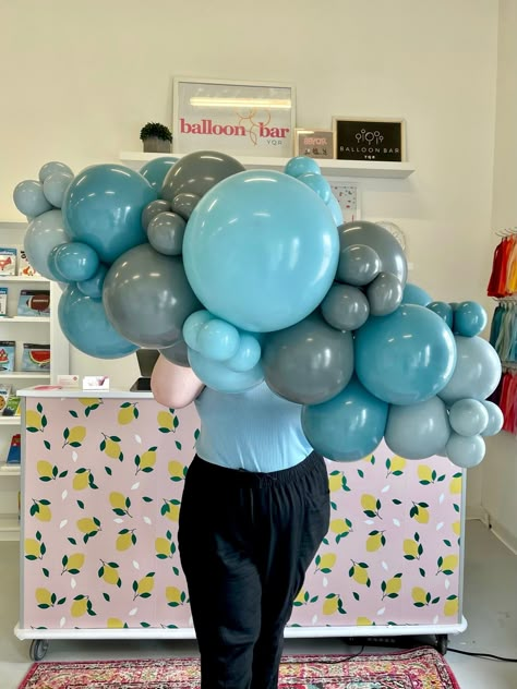 Baby Shower Color Themes, Balloon Bar, Balloon Tower, Deco Ballon, Balloon Garland Diy, Mini Balloons, Diy Balloon Decorations, Command Hooks, Sky Is The Limit