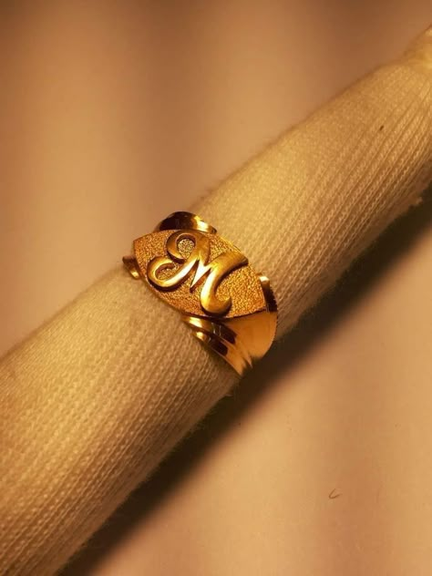 Latest Couple Ring Designs Gold, Letter Rings Gold For Men, Gold Bangals Design Latest, New Ring Designs Gold, Gold Hand Ring, Gold Ring Indian, Gents Gold Ring, Couple Rings Gold, Gold Cuff Ring