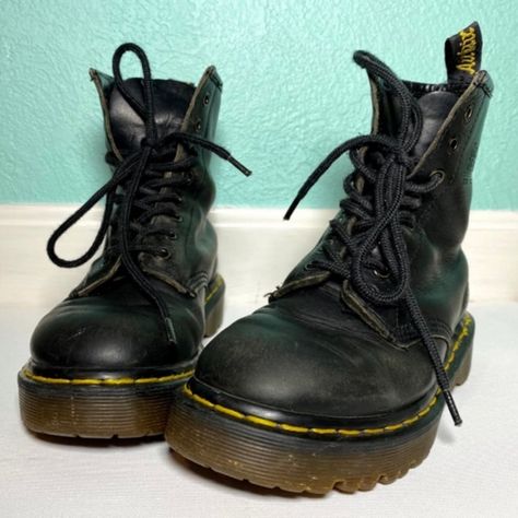 black doc marten boots Worn Out Doc Martens, 70s Doc Martens, Worn Doc Martens, Doc Martens Reference, Worn In Doc Martens, Old Doc Martens, 80s Doc Martens, Doc Martens Aesthetic Grunge, Doc Martens Punk