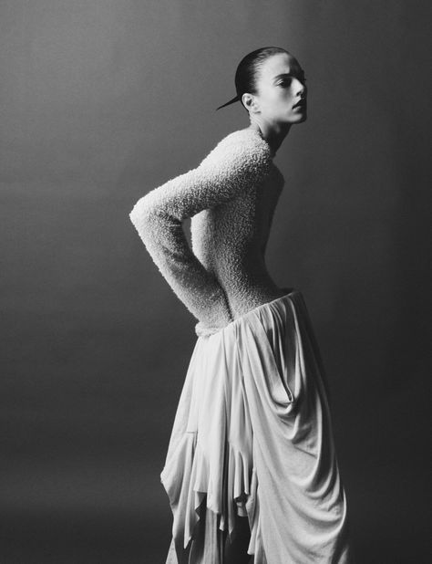 MINIMAL. / VISUAL. Alaia Editorial, Numero Netherlands, Netherlands Fashion, Minimalist Editorial, Editorial Model, Geometric Fashion, July 1st, Contemporary Photography, Mood Board Fashion