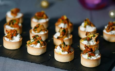 <p>This simple canapé will wow guests without giving you hours of work to do in the kitchen. It’s great for drinks parties and will stay fresh for a couple of hours if you want to get ahead or take to a friend’s. Next time try varying the mushrooms or herbs you use. This will quickly become a party staple!</p> Canapes Catering, Fancy Appetizer Recipes, Christmas Canapes, Canapes Recipes, Gourmet Appetizers, Fancy Appetizers, Goat Cheese Recipes, Wild Mushroom, Pub Food