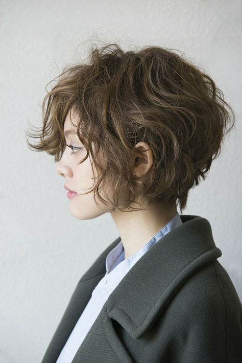 Short Hair Model, Wavy Bob Hairstyles, Short Brown Hair, Super Hair, Short Wavy Hair, Short Wavy, Cute Hairstyles For Short Hair, Girl Short Hair, Short Hairstyles For Women