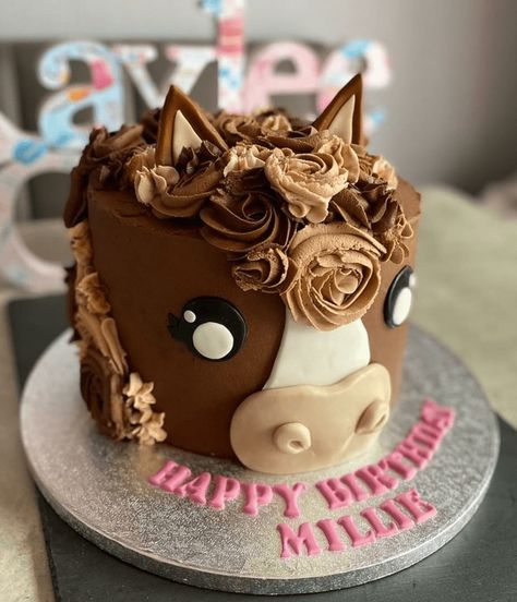 Horse Cake Design Images (Horse Birthday Cake Ideas) Frost Form, Horse Themed Party, Horse Birthday Cake, First Communion Cakes, Book Cakes, Horse Birthday Parties, Horse Cake, 2 Birthday Cake, Horse Party