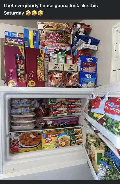 Snack Pantry Goals, Grocery List Black People, Snacks For Room, Snack Stash In Bedroom, Snack Closet, Snack Pantry, Snack Room, Pantry Snacks, Full Pantry