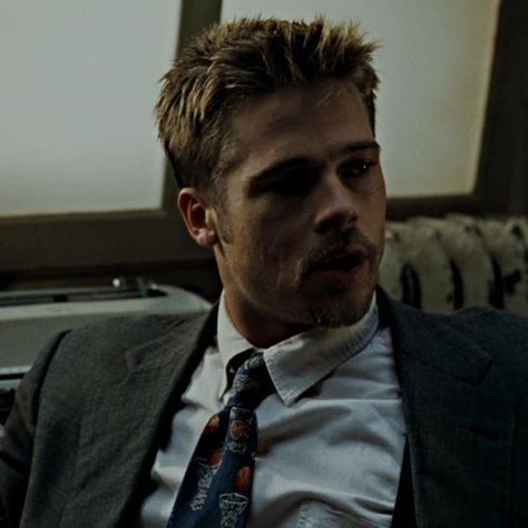 Brad Pitt Icons Aesthetic, David Mills Se7en Icon, Se7en Pfp, David Mills Se7en, Brad Pitt Short Hair, Brad Pitty, Brad Pitt Long Hair, Sigma Icon, Seven Movie