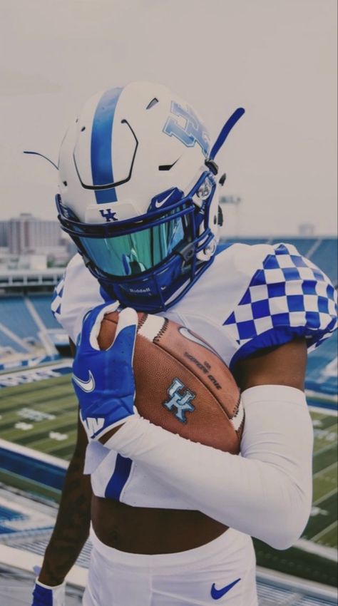 Drippy Football Wallpapers, Fire Football Pics, Kentucky Football Wallpaper, Nfl Media Day, College Football Media Day Poses, Football Media Day Pictures, Kentucky Outfit, Football Media Day Poses, Football Photoshoot Ideas