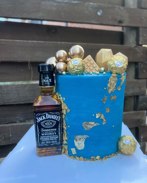 To Order Click on “Contact” in my bio Wozaaaa Saturday 🥃, we’ve got out bev lovers sorted. And yes, that’s actual alcohol inside 🤣🫢 Thank you Refilwe for choosing me to add sweetness to your brother’s birthday celebration Cake Specs Size : 5” Flavour : Moist Chocolate Type : Print Cake Jack Daniels Distillery, Choosing Me, Celebration Cake, Jack Daniel, Celebration Cakes, Birthday Celebration, Cake, Birthday, Quick Saves