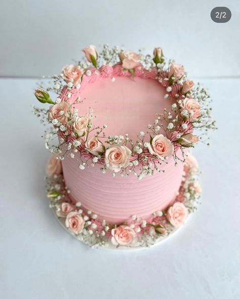 Flower Piping Cake Design, Birthday Cake Pink Flowers, Floral Themed Cake, Simple Cake With Real Flowers, Flower Cake For Kids, Two Level Cake, Birthday Cake With Real Flowers, Elegant Baby Shower Cakes, Berries Cake Decoration