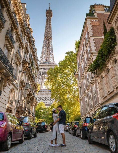 What to wear in Paris in September - Wear When What Why Paris In July, Women In Paris, London In The Summer, What To Pack For Paris, Paris In Summer, France Honeymoon, Paris Packing List, Paris In October, Paris In September