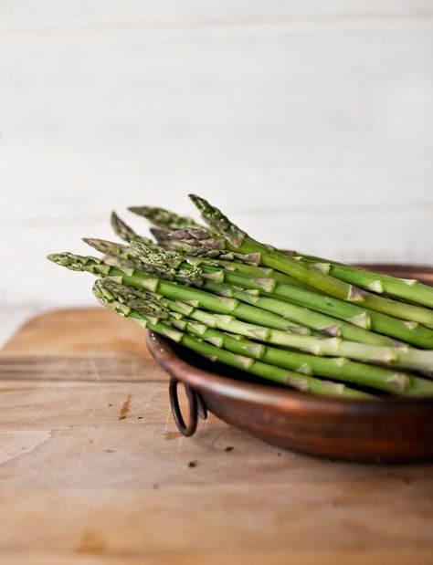 Vitamins For Healthy Skin, Asparagus Seeds, Cream Of Asparagus Soup, Creamed Asparagus, Keto Vegetables, Zero Calorie Foods, Stop Acid Reflux, Asparagus Soup, Lemon Herb