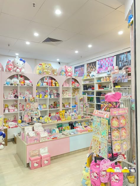 Kawaii Booth Display, Stationary Shop Stationery Store, Small Gift Shop Interiors, Kawaii Store Interior, Small Shop Design, Kids Clothing Store Design, Stationery Store Design, Stationary Supplies Kawaii Pen Shop, Kawaii Stationery Kawaii Pen Shop