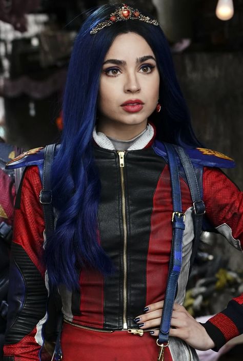 Descendants Pictures, Evie Descendants, Disney Descendants Movie, Descendants Characters, Lyna Youtube, Mal And Evie, Disney Channel Descendants, Disney Descendants 3, Descendants 3