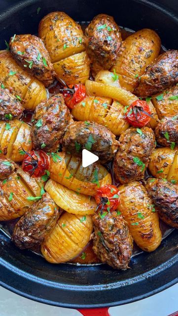 1,942 likes, 72 comments - melizcooks le May 24, 2022: "AD | I’ve partnered with the wonderful @aeg.uk again to bring you a DELICIOUS new recipe, Fırında Köfte (Oven Baked Meatballs) with Buttery, Garlicky Hasselback Potatoes; the kind of meal that brings those summer holiday vibes straight into your home.  As soon as the weather warms up, I want to eat every meal outside, but that doesn’t mean that I always cook outside. This recipe is all cooked in one dish, in the oven (I LOVE all the feature Kofte Recipes, Oven Baked Meatballs, Baked Meatballs, Hasselback Potatoes, Cooked Meal, Holiday Vibes, Food Dessert, I Want To Eat, Oven Baked