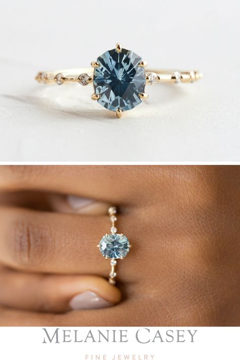 Ékszer Gem Engagement Rings Gemstone, White Wedding Dress With Blue Jewelry, Sapphire Engagement Ring Set Gold, Unique Ring Ideas, Jem Stones Jewelry, Grey Gemstone Ring, Engagement Sapphire Rings, Lab Sapphire Engagement Ring, Unique Gem Engagement Rings