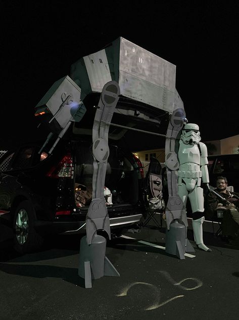 Darth Vader Trunk Or Treat, Star Wars Halloween Trunk Or Treat, Star Wars Truck Or Treat, Star Wars Trunk Or Treat Ideas For Cars, Trunk Or Treat Star Wars, Star Wars Trunk Or Treat Ideas, Star Wars Halloween Decorations, 2024 Dance, Star Wars Office