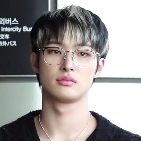 ateez mingi icons Ateez Mingi Oreo Hair, Mingi Ateez Hair, Oreo Hair Men, Mingi Oreo Hair, Oreo Hairstyle, Skunk Hair Men, Oreo Hair Kpop, Oreo Hair Color, Oreo Hair