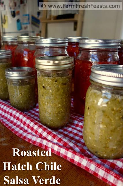 Salsa Verde with Roasted Hatch Chiles (Canning recipe) http://www.farmfreshfeasts.com/2016/07/salsa-verde-with-roasted-hatch-chiles.html Chili Canning Recipe, Chili's Salsa Recipe, Hatch Chile Salsa, Hatch Green Chili Recipe, Hatch Chili Recipes, Green Chili Salsa, Hatch Chile Recipes, Salsa Canning Recipes, Hatch Green Chili